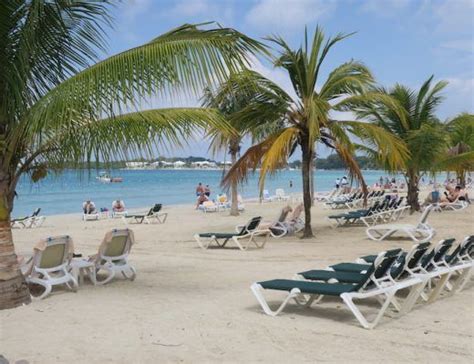 “Daring for a Day” Boomers at a Clothing Optional Resort in Jamaica